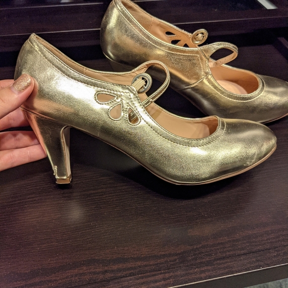 Gold Mary Jane's by Cambridge Select - Picture 7 of 7